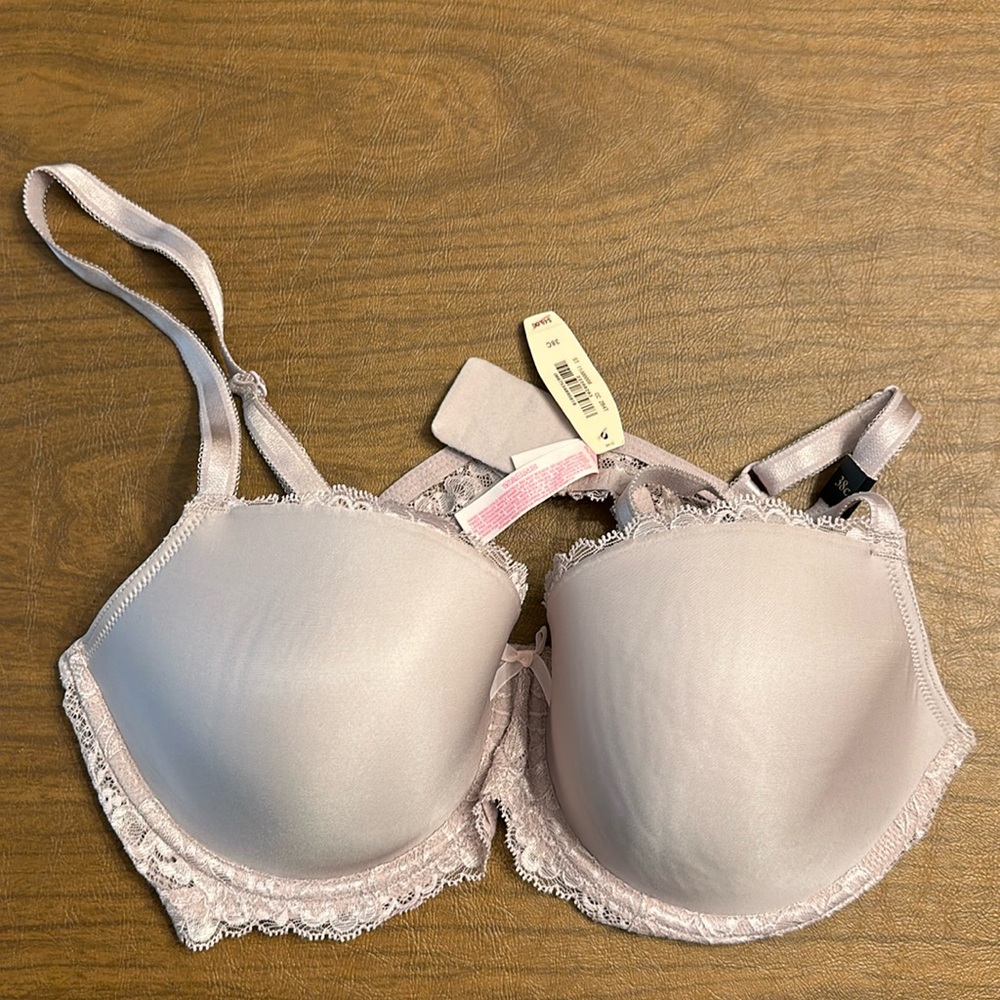 NWT-Victoria’s Secret bra, 38C.